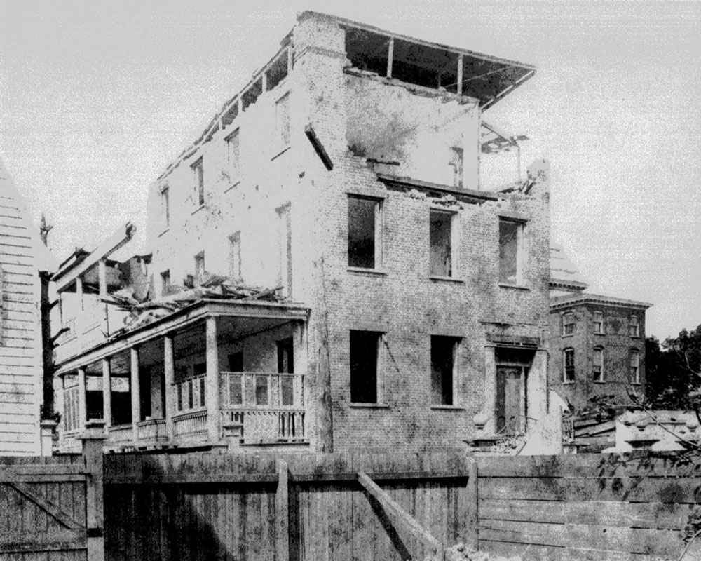 1886 earthquake photo of 15 Church St Bed & Breakfast in Charleston, SC